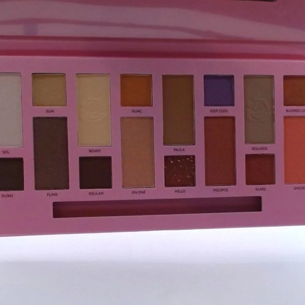 Barbie - Eye Shadow Palette, 16 Colors, BRAND‎ NEW